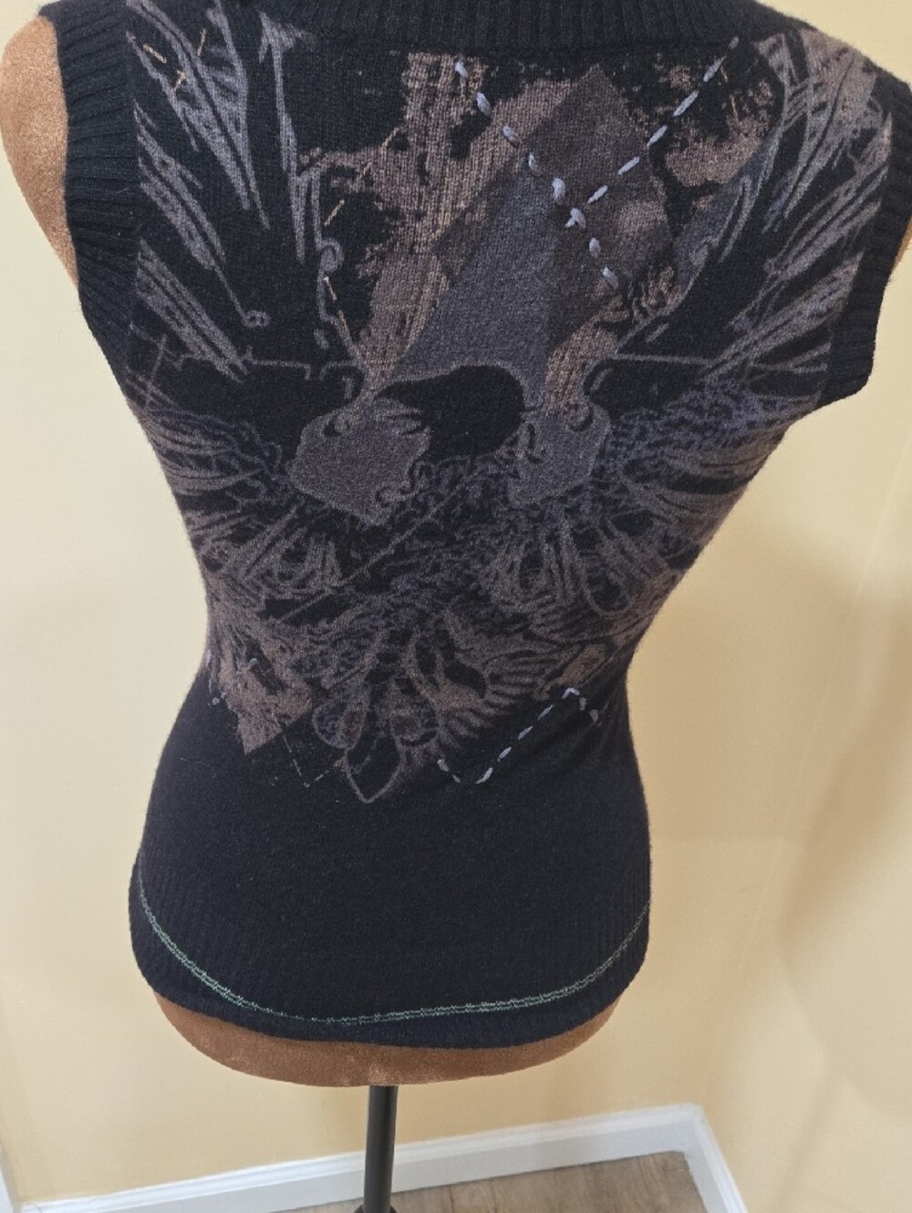 NWT RAW 7 V-Neck CASHMERE Top! - Picture 6 of 6